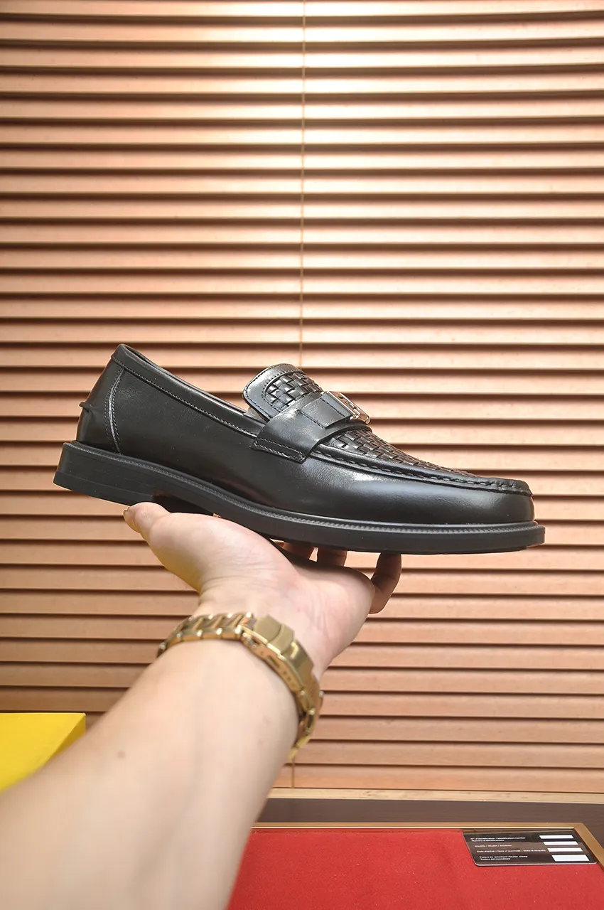 Men's shoes 💰500💶 [FENDI] The latest high-end men's shoes in Hong Kong! Original quality. The upper is made of imported cowhide material and cowhide lining! Super comfortable on the foot, original wear-resistant outsole, luxurious, fashionable, casual and versatile! Size: 38-45 (45 customized)